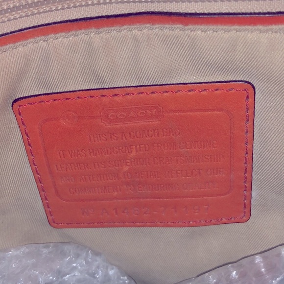 COACH LEATHER BLEECKER BAR STRIPE DAY TOTE - Picture 5 of 5